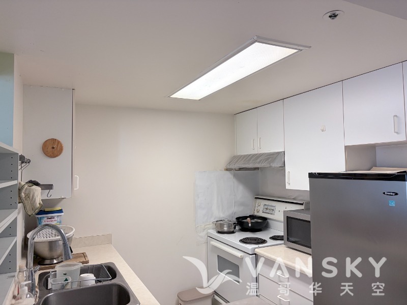 260710232324_905-828_Kitchen 1.JPG